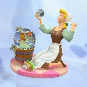Disney’s Vintage Cinderella “Cleaning Bubbles” Gus n Jack RARE Snowglobe COLLEC
